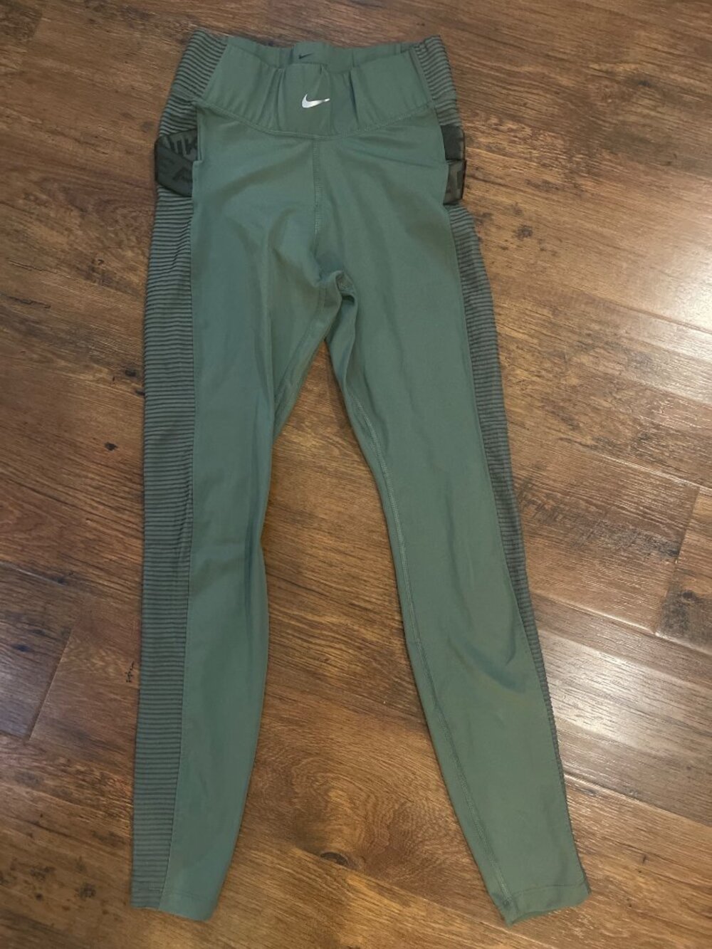 Nike AeroAdapt Leggings Olive Green Womens Sz Medium